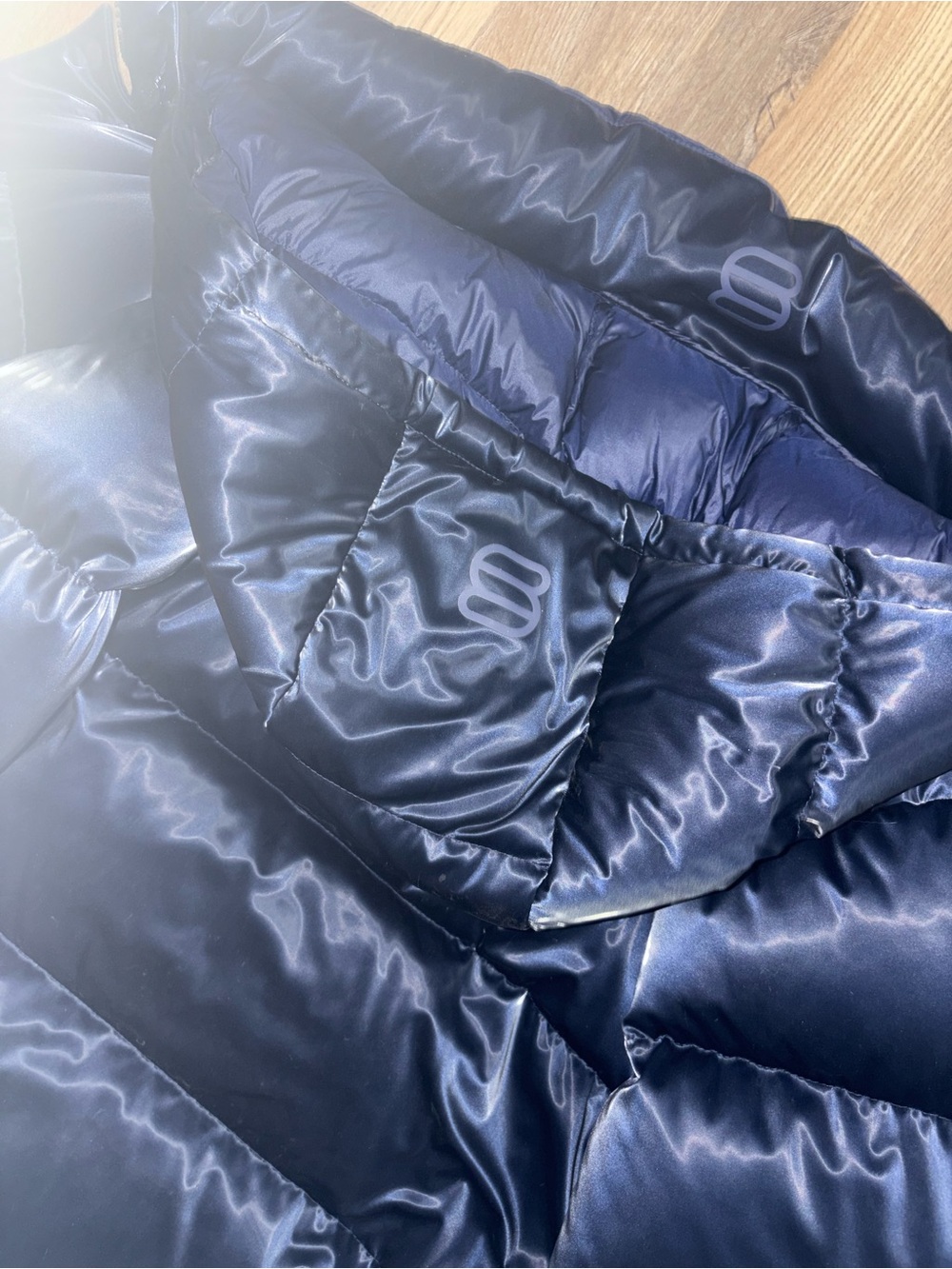 Aritzia Navy/Admiral Liquid Shine The Super Puff